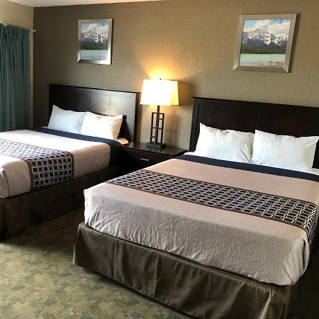 Knights Inn Kamloops Esterno foto