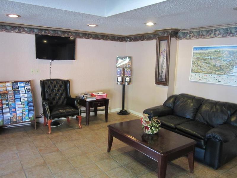 Knights Inn Kamloops Esterno foto
