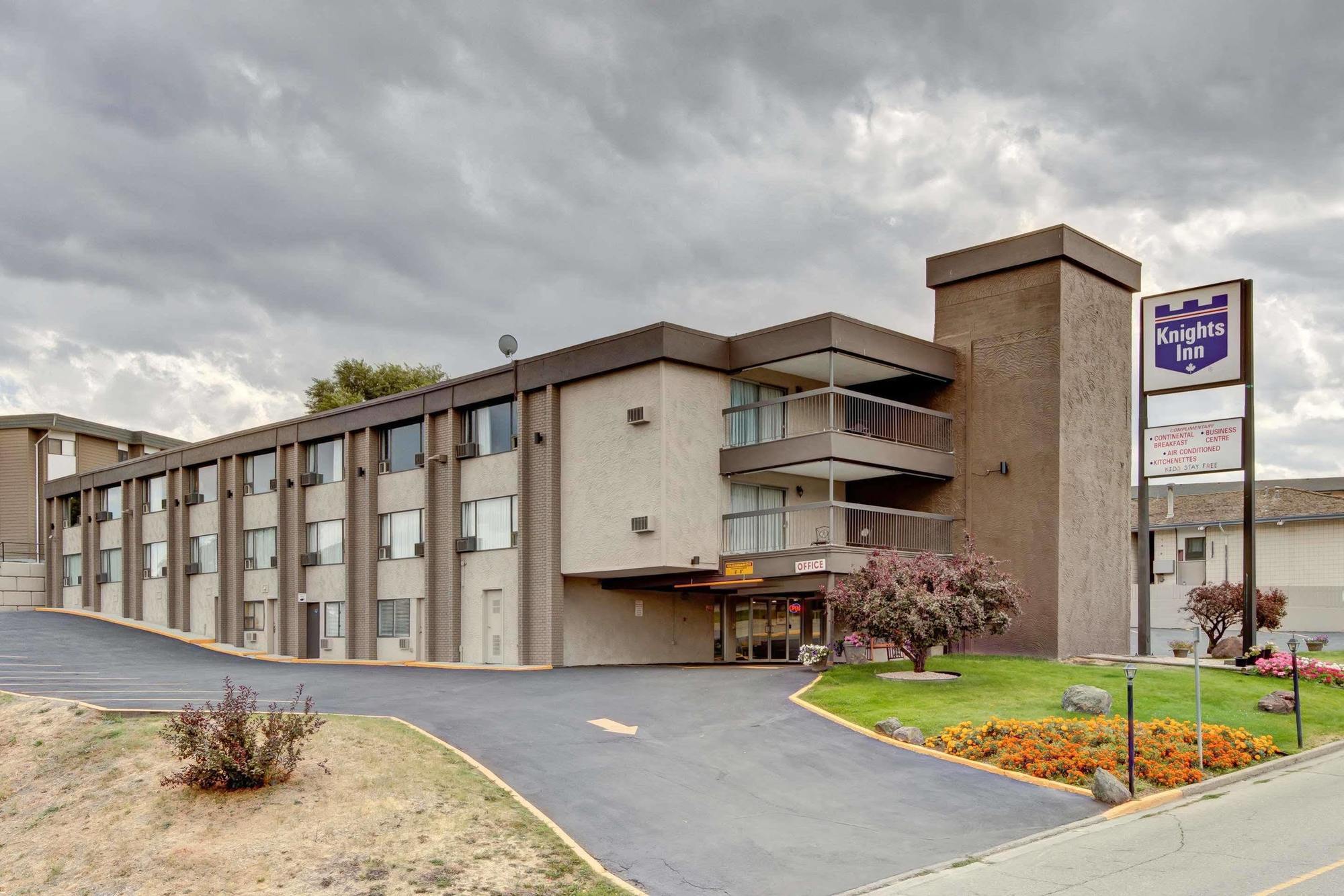 Knights Inn Kamloops Esterno foto